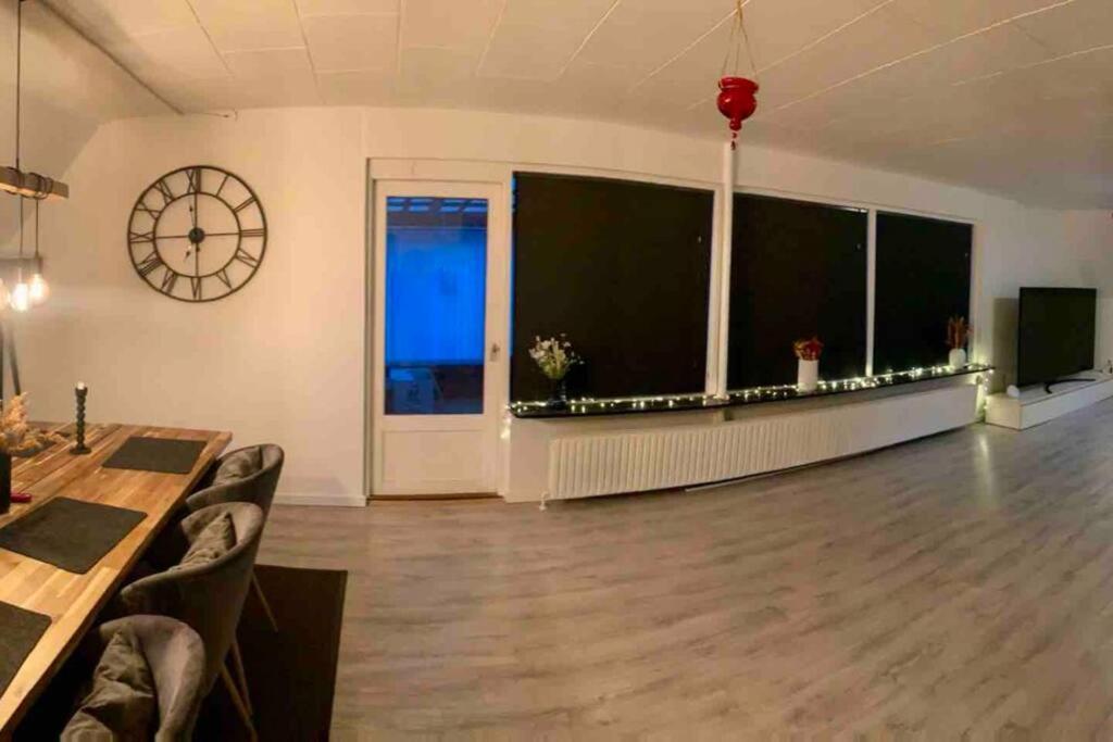 Big Villa In Stege Near Mons Klint With Trampolin Exterior foto